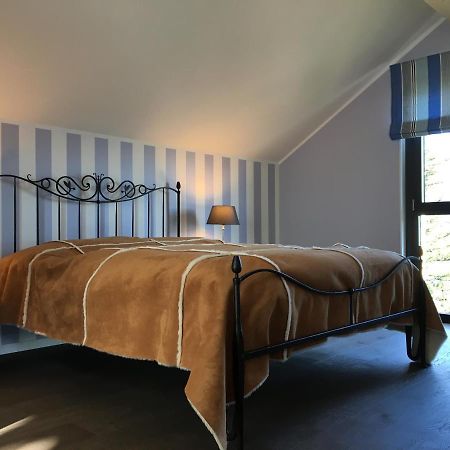 Rustico Resa: Brione Sopra Minusio Villa Buitenkant foto