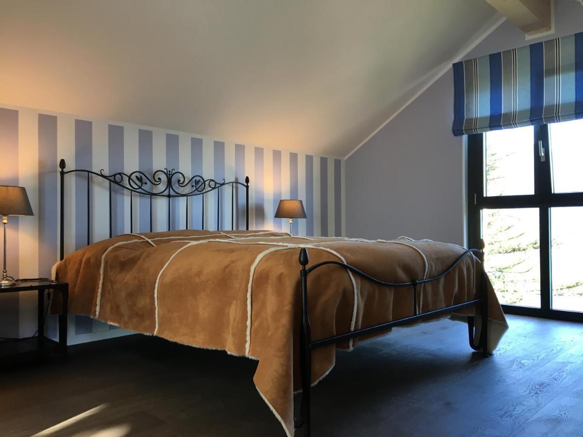 Rustico Resa: Brione Sopra Minusio Villa Buitenkant foto